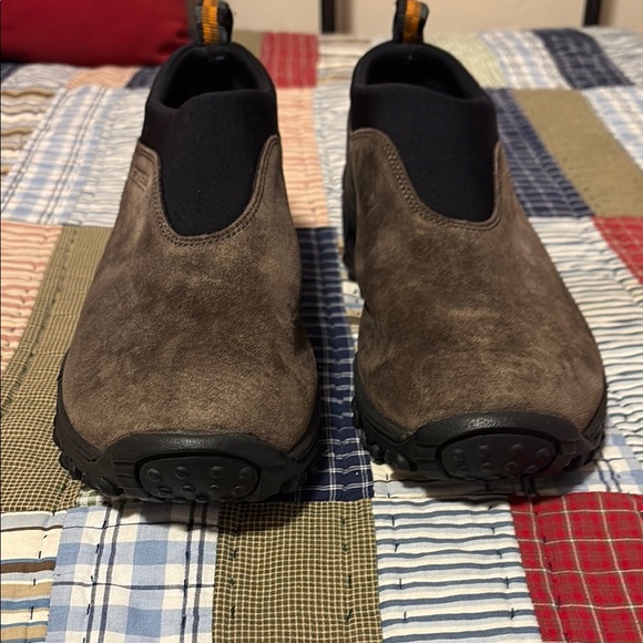 Good as new Merrell Men's Brown Slip-On Shoes. - Picture 2 of 3